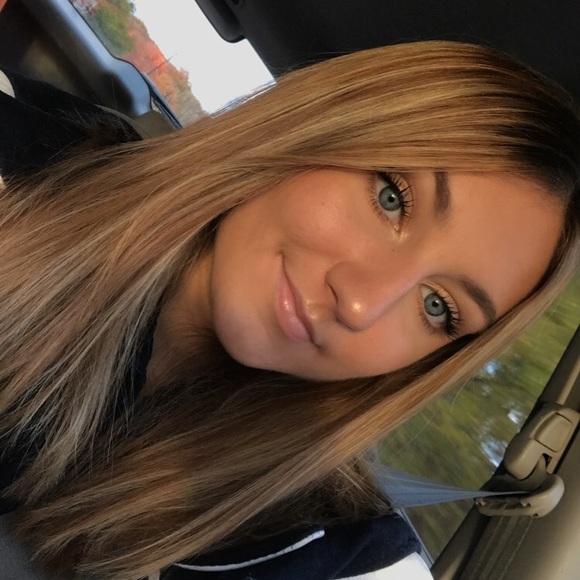 Meet your Posher, Paige - Picture 1 of 1